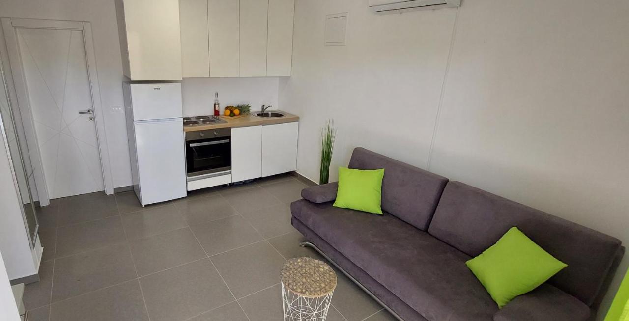 Vip Deluxe Apartment Arian Novalja Exteriör bild