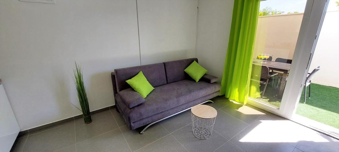 Vip Deluxe Apartment Arian Novalja Exteriör bild