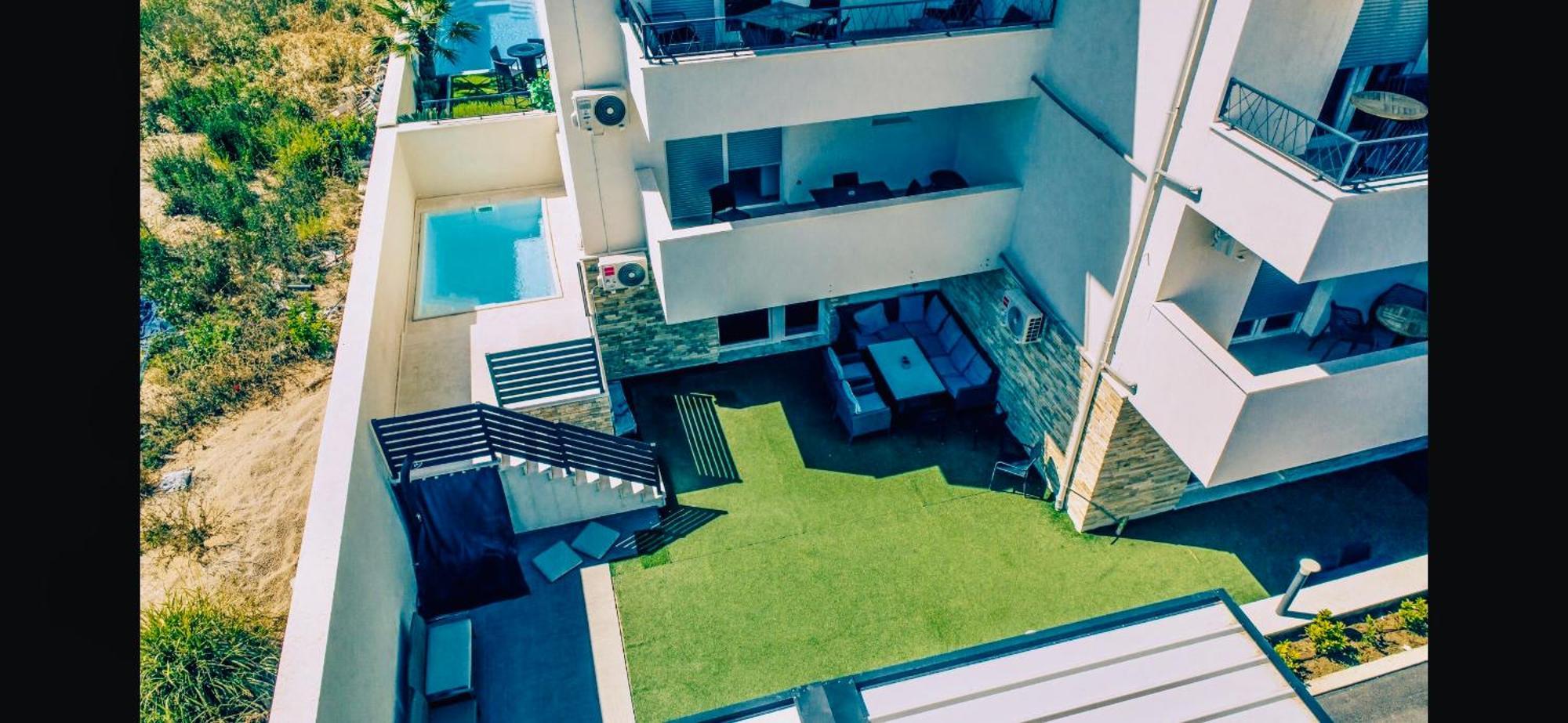 Vip Deluxe Apartment Arian Novalja Exteriör bild