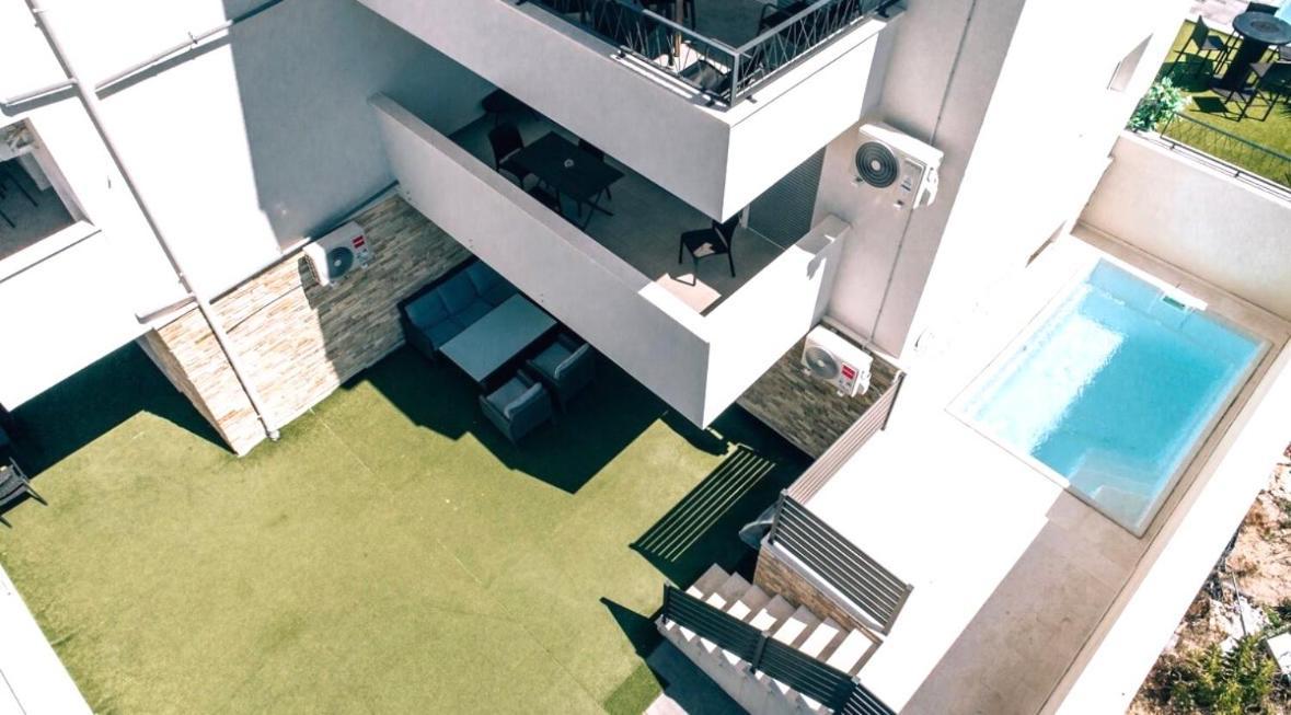 Vip Deluxe Apartment Arian Novalja Exteriör bild